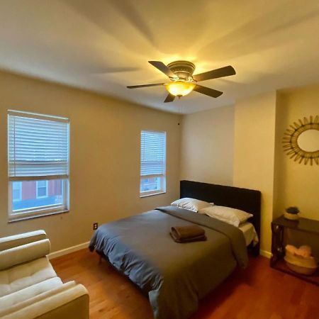 Historic Townhouse Oasis With En-Suite Bathroom 费城 外观 照片