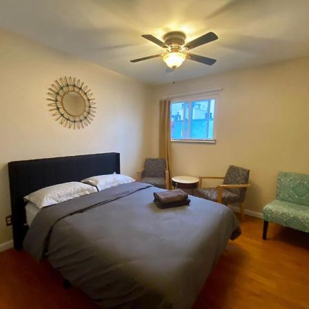 Historic Townhouse Oasis With En-Suite Bathroom 费城 外观 照片