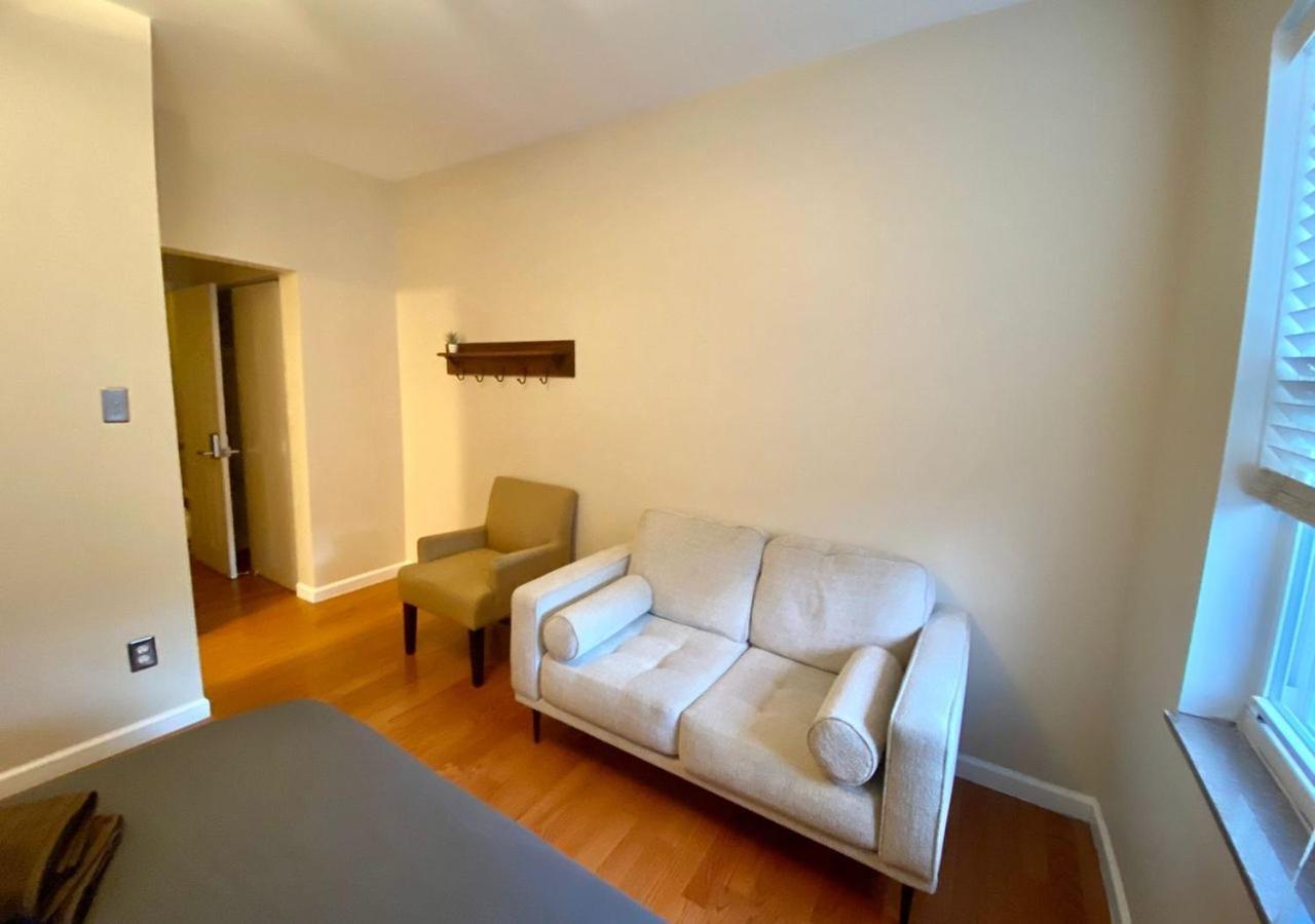 Historic Townhouse Oasis With En-Suite Bathroom 费城 外观 照片