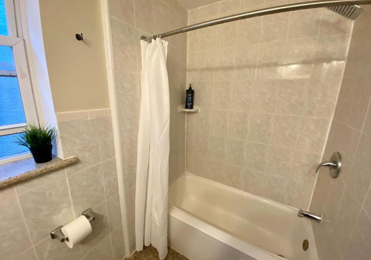 Historic Townhouse Oasis With En-Suite Bathroom 费城 客房 照片