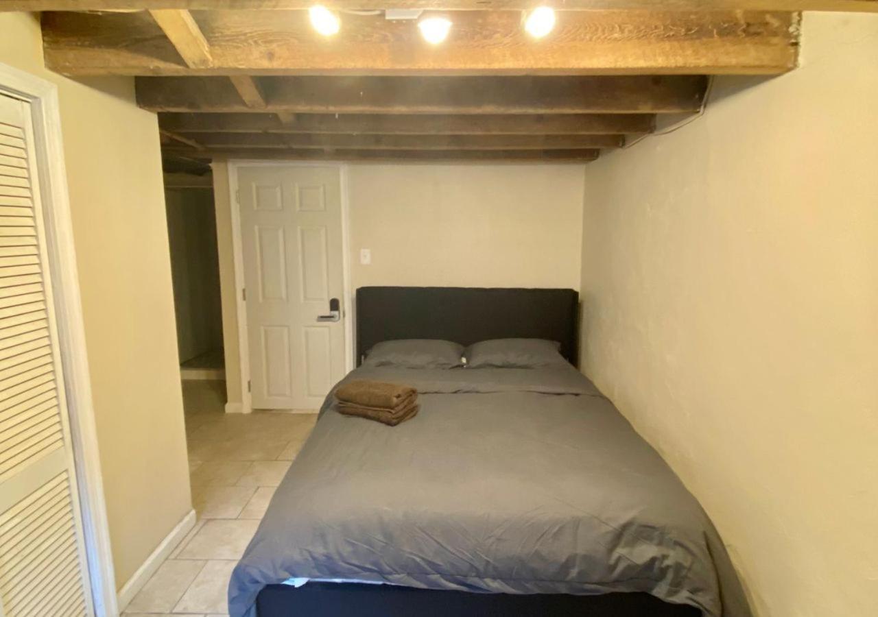 Historic Townhouse Oasis With En-Suite Bathroom 费城 客房 照片