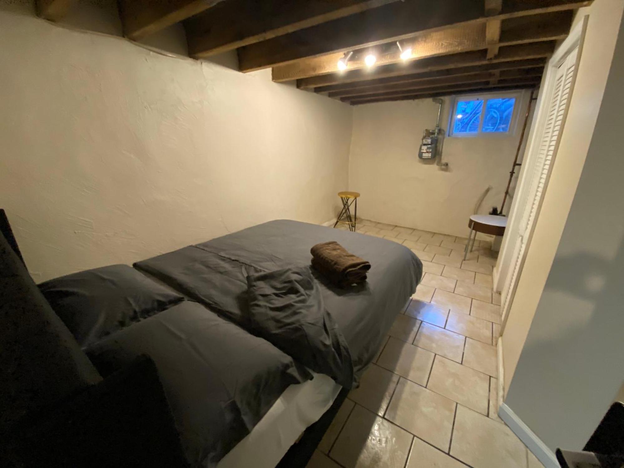 Historic Townhouse Oasis With En-Suite Bathroom 费城 客房 照片