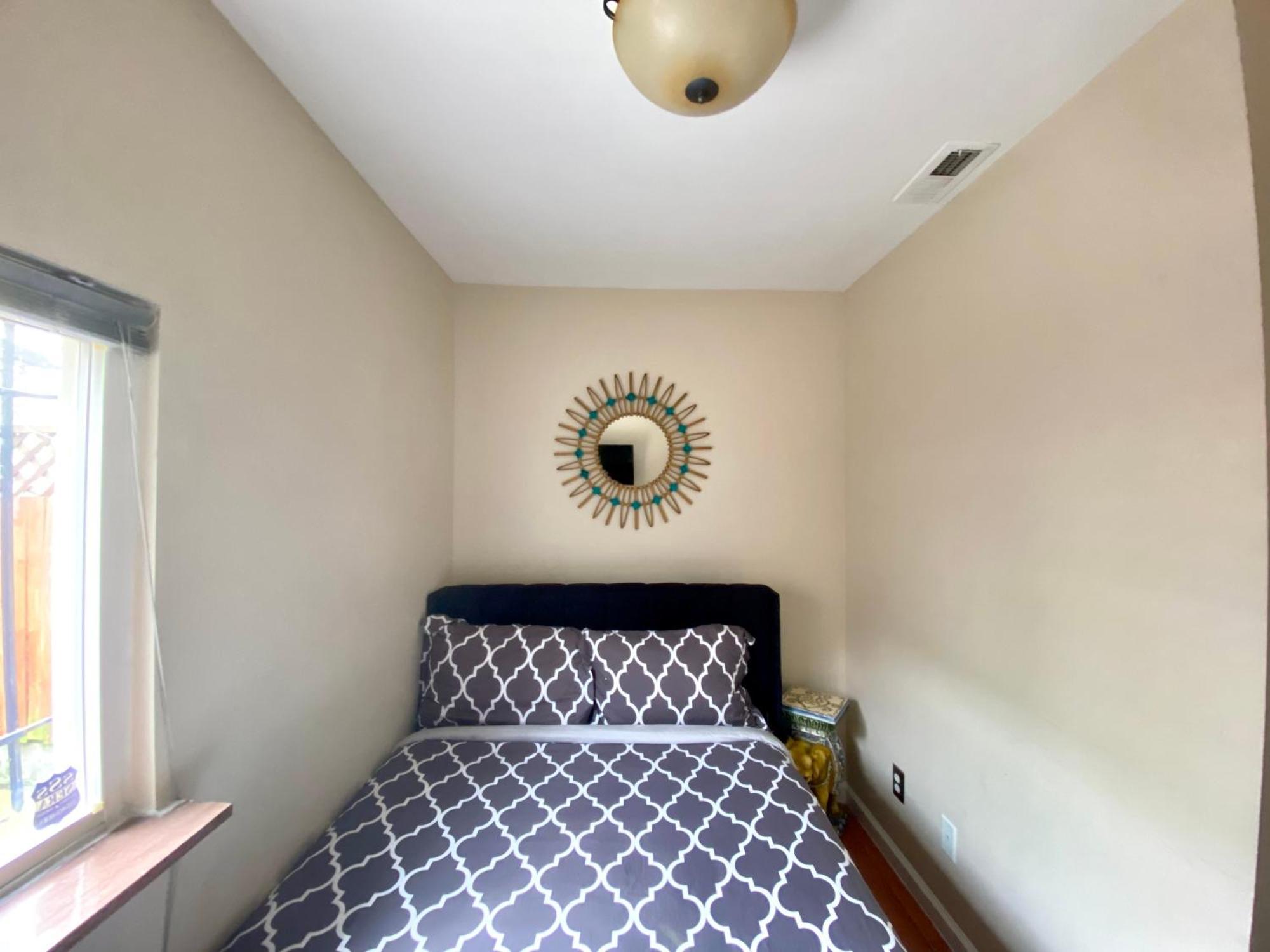 Historic Townhouse Oasis With En-Suite Bathroom 费城 外观 照片